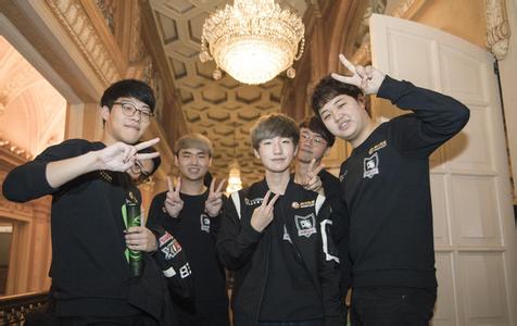 她感到一种 她感到一种