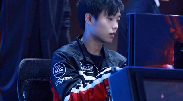 谁能在夏窗 谁能在夏窗