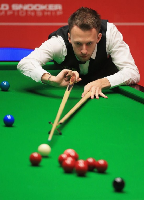 很多人打德 很多人打德